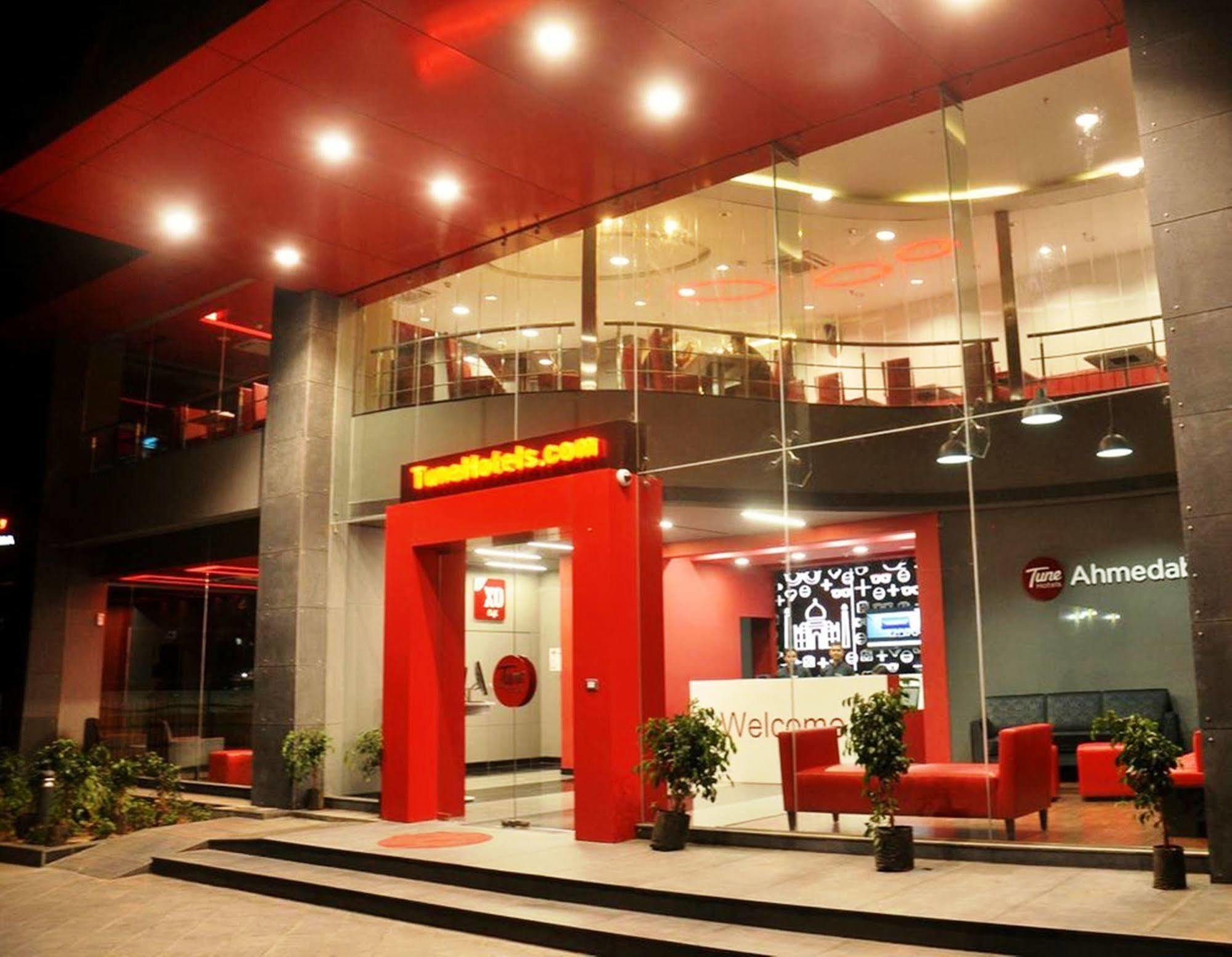 Mango Hotels Tune Ahmedabad Eksteriør billede